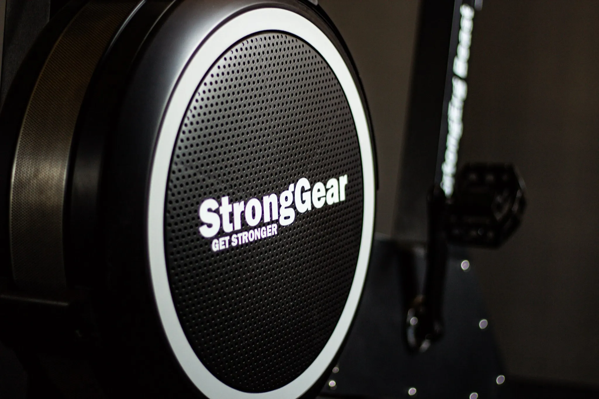 Airbike StrongGear v kardio zóně
